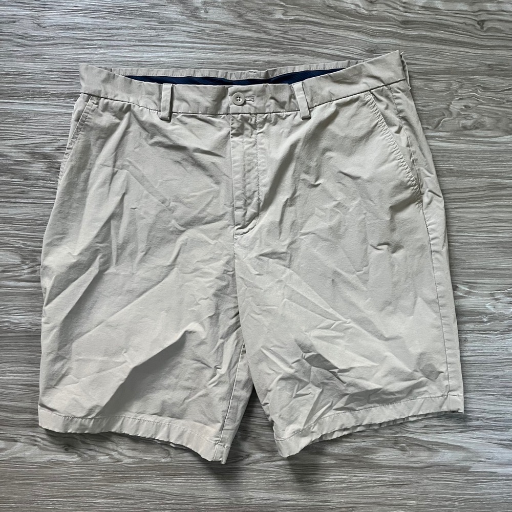Vineyard Vines On-The-Go Shorts Mens 36 Khaki Tan Stretch Performance 1H001073